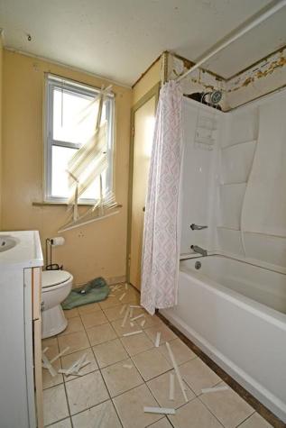 22 E Prospect Avenue Ingram PA 15205