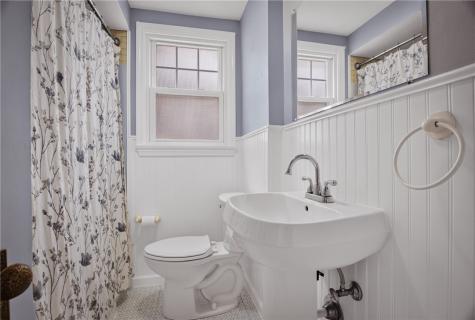 838 Taylor Avenue Avalon PA 15202