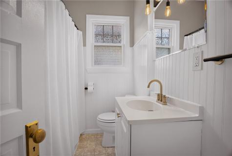 838 Taylor Avenue Avalon PA 15202