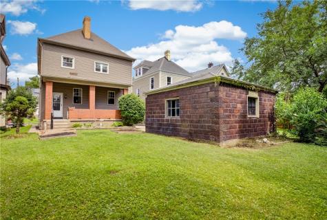 838 Taylor Avenue Avalon PA 15202