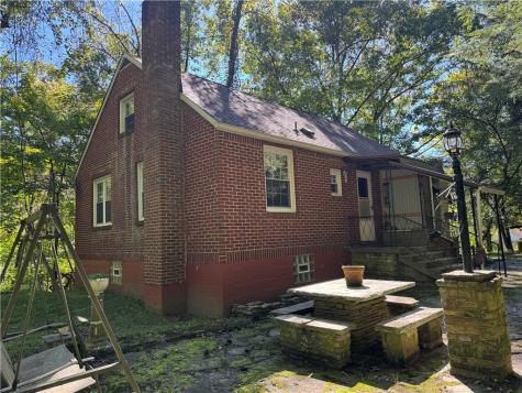 20 Deambroggi Road Fallowfield Township PA 15022
