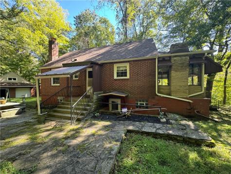 20 Deambroggi Road Fallowfield Township PA 15022