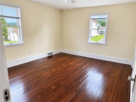 1413 Robbins Avenue North Apollo PA 15673