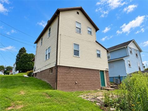 1413 Robbins Avenue North Apollo PA 15673
