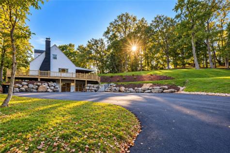 5924 Kings School Road Bethel Park PA 15102