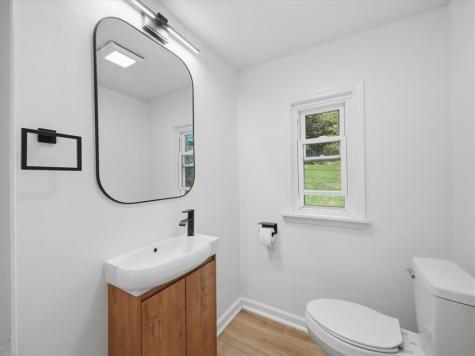 5924 Kings School Road Bethel Park PA 15102