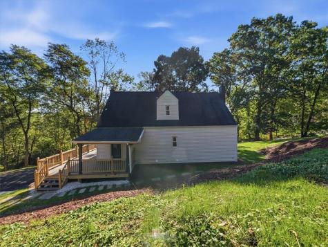 5924 Kings School Road Bethel Park PA 15102