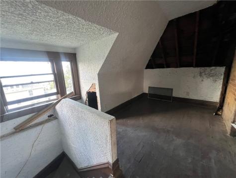 1031 E Washington Street New Castle PA 16101