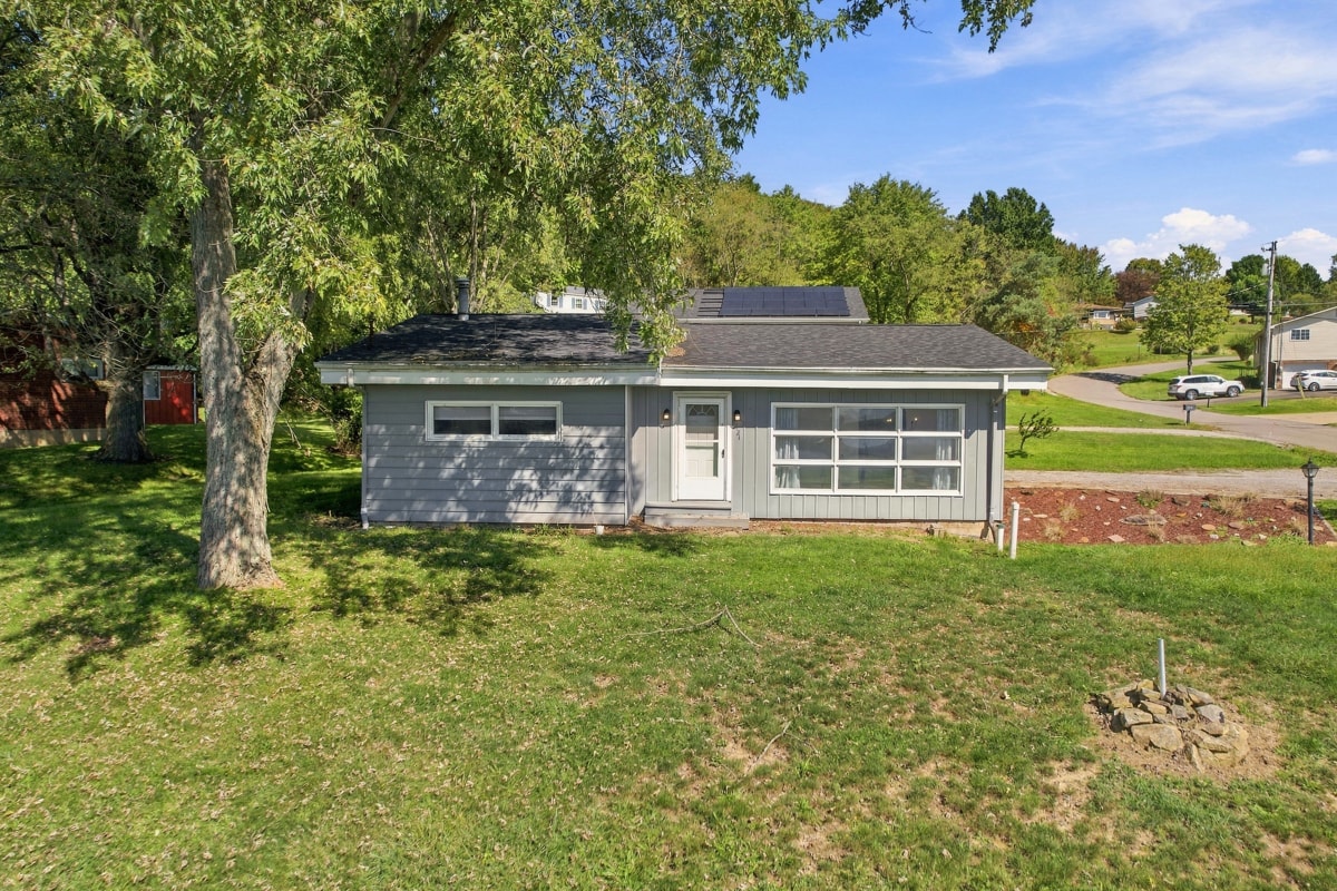121 Crescent Street Evans City Boro PA 16033