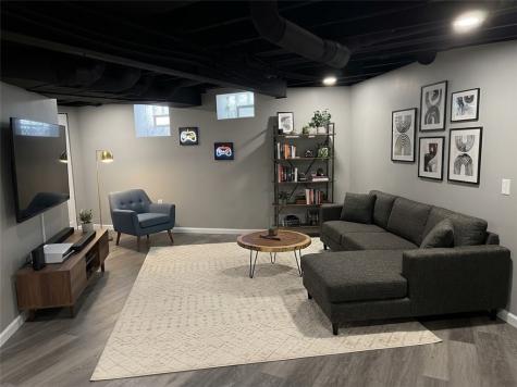 1305 Glencoe Avenue Green Tree PA 15205