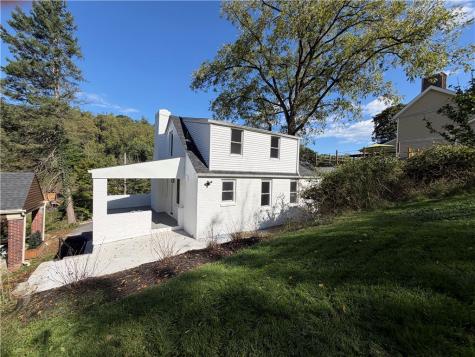 1305 Glencoe Avenue Green Tree PA 15205