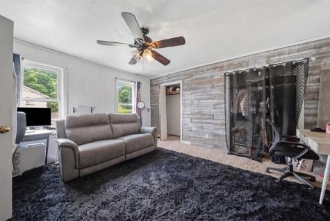 125 Atlas Avenue East Rochester PA 15074