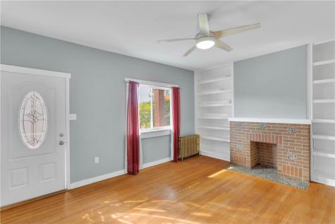 912 Mina Street Spring Hill PA 15212