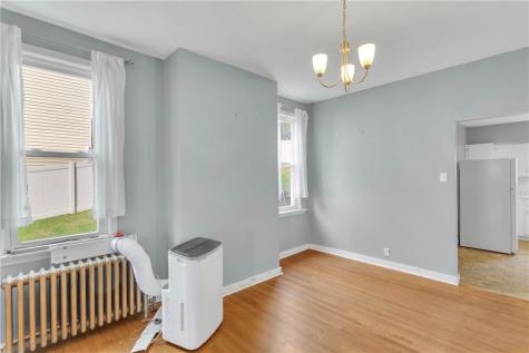 912 Mina Street Spring Hill PA 15212