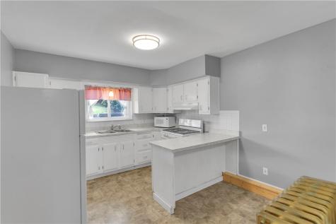 912 Mina Street Spring Hill PA 15212