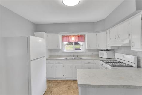 912 Mina Street Spring Hill PA 15212