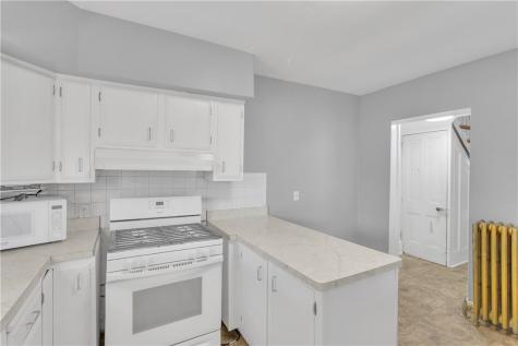 912 Mina Street Spring Hill PA 15212