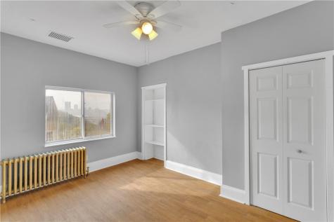 912 Mina Street Spring Hill PA 15212