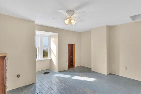 912 Mina Street Spring Hill PA 15212