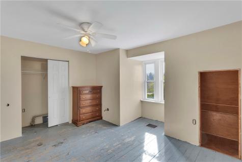 912 Mina Street Spring Hill PA 15212