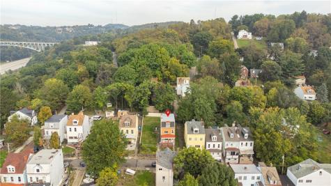 912 Mina Street Spring Hill PA 15212