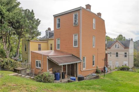 912 Mina Street Spring Hill PA 15212