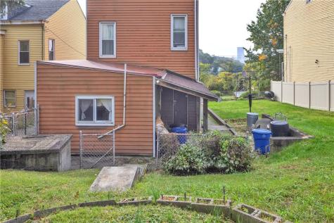 912 Mina Street Spring Hill PA 15212