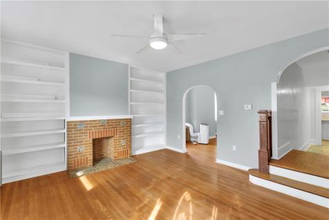912 Mina Street Spring Hill PA 15212