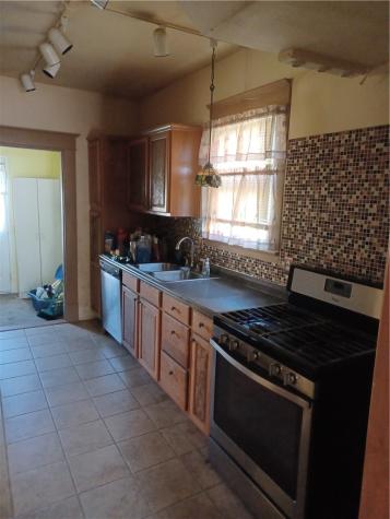 408 1st Avenue Ellwood City PA 16117