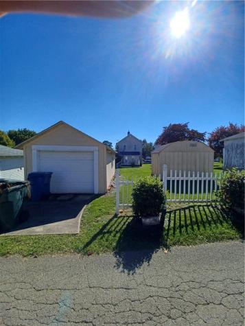 408 1st Avenue Ellwood City PA 16117
