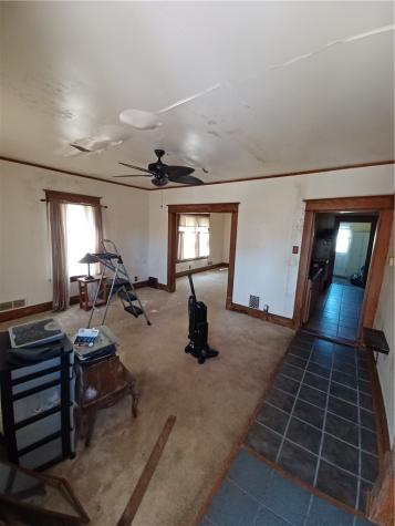 408 1st Avenue Ellwood City PA 16117