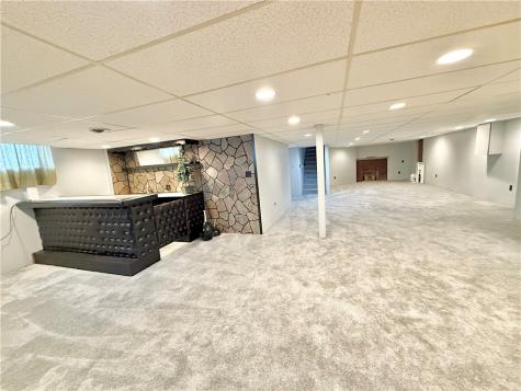 25 W Elizabeth Street Neshannock Township PA 16105