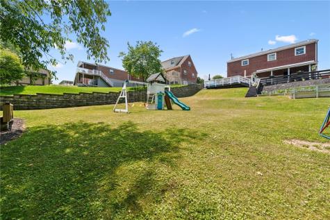 115 Eastern Drive Lower Burrell PA 15068
