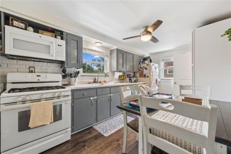 115 Eastern Drive Lower Burrell PA 15068