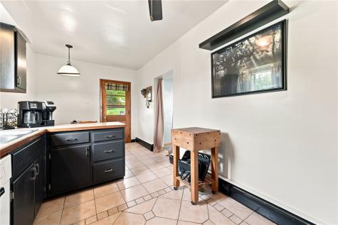 1006 Brinton Avenue Pitcairn PA 15140
