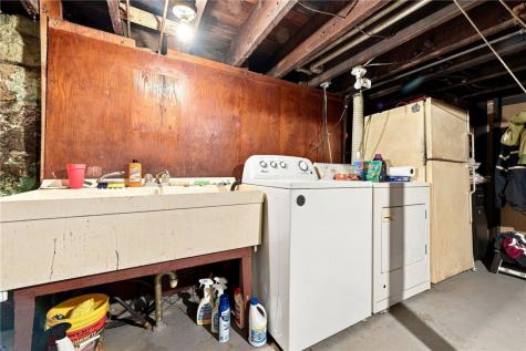 1006 Brinton Avenue Pitcairn PA 15140