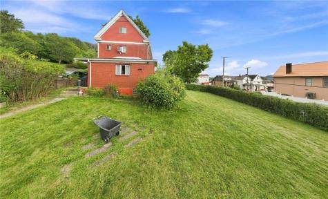 1006 Brinton Avenue Pitcairn PA 15140