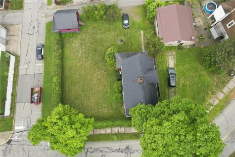 1006 Brinton Avenue Pitcairn PA 15140