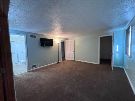 10 Barrington Drive Shaler PA 15209
