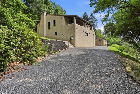 678 Smith Lane Thornburg PA 15205