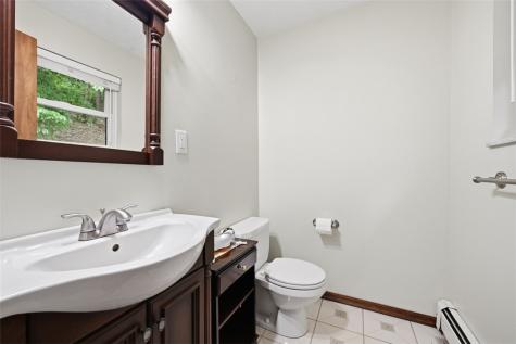 678 Smith Lane Thornburg PA 15205