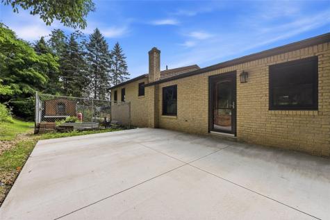 678 Smith Lane Thornburg PA 15205