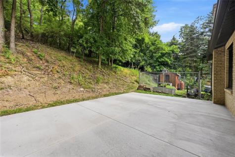 678 Smith Lane Thornburg PA 15205