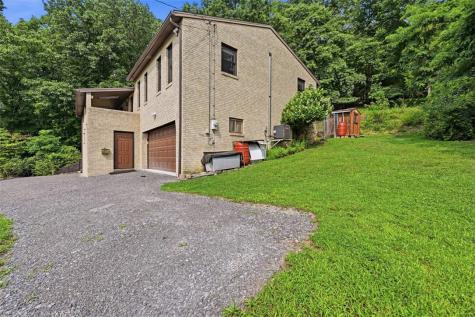 678 Smith Lane Thornburg PA 15205