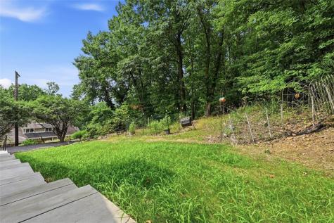 678 Smith Lane Thornburg PA 15205