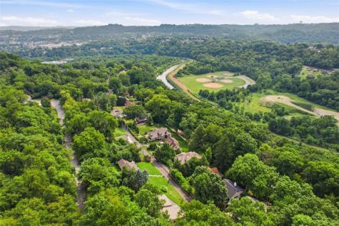 678 Smith Lane Thornburg PA 15205