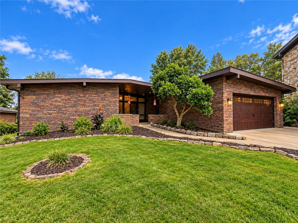 500 Herbst Manor Road Kennedy Township PA 15108