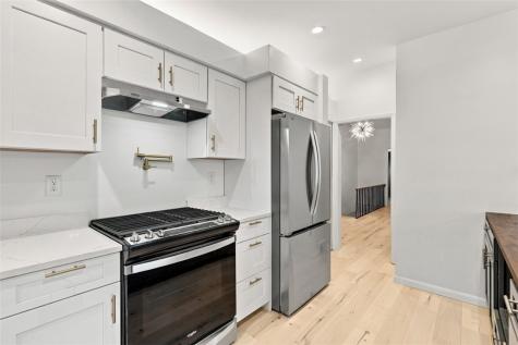 500 Herbst Manor Road Kennedy Township PA 15108