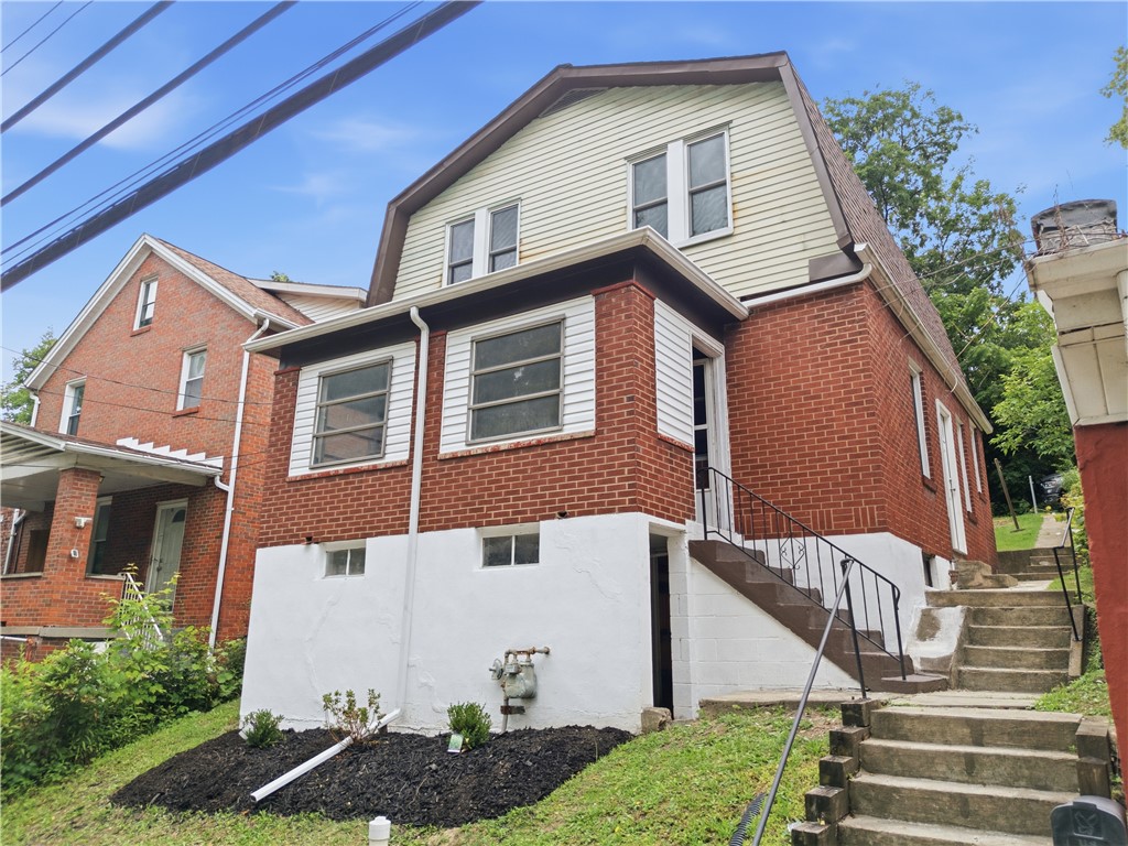 905 Rebecca Port Vue PA 15133