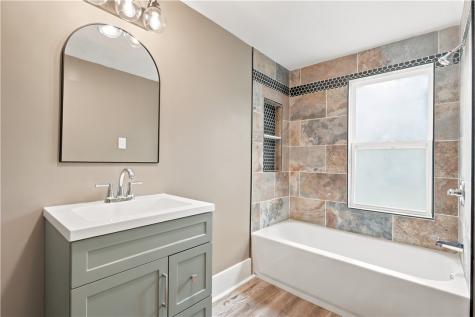 905 Rebecca Port Vue PA 15133